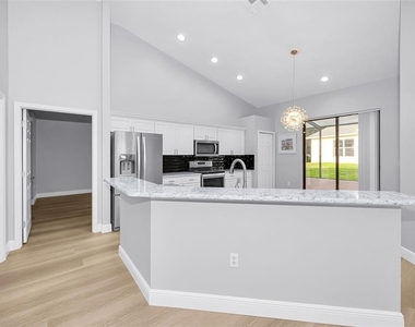 6240 Fairskies Drive - Photo Thumbnail 4