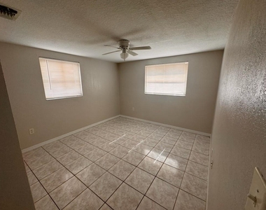 10731 Premier Avenue - Photo Thumbnail 12