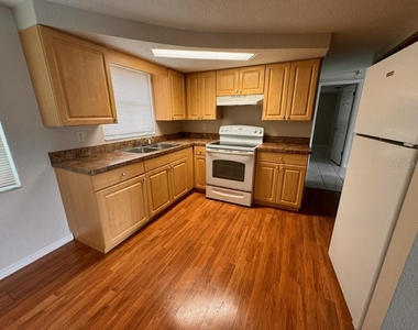 10731 Premier Avenue - Photo Thumbnail 5
