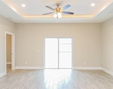 202 Snapper Way - Photo Thumbnail 3
