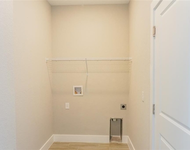 202 Snapper Way - Photo Thumbnail 8