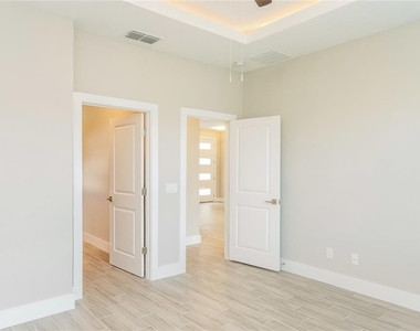 202 Snapper Way - Photo Thumbnail 10