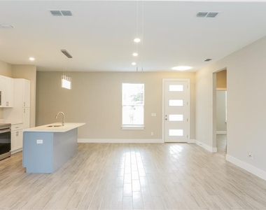 202 Snapper Way - Photo Thumbnail 1