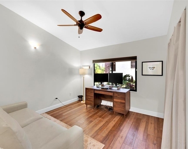1900 Whispering Way - Photo Thumbnail 10