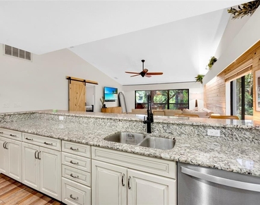 1900 Whispering Way - Photo Thumbnail 21