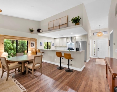 1900 Whispering Way - Photo Thumbnail 14