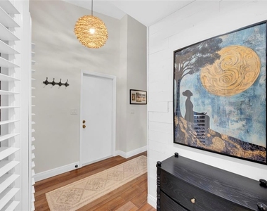 1900 Whispering Way - Photo Thumbnail 12