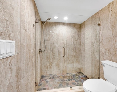 1900 Whispering Way - Photo Thumbnail 27