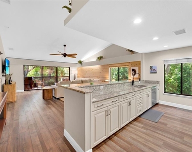 1900 Whispering Way - Photo Thumbnail 16