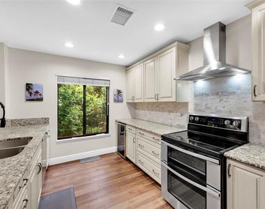 1900 Whispering Way - Photo Thumbnail 13