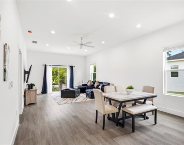 9211 Northcliffe Boulevard - Photo Thumbnail 5