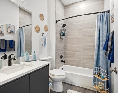 9211 Northcliffe Boulevard - Photo Thumbnail 9