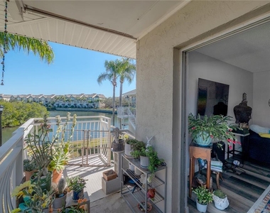 8812 Bay Pointe Drive - Photo Thumbnail 12