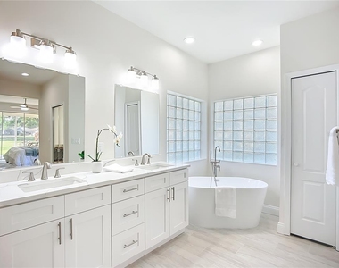 2960 Sandringham Place - Photo Thumbnail 15