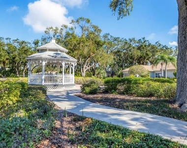 2960 Sandringham Place - Photo Thumbnail 32