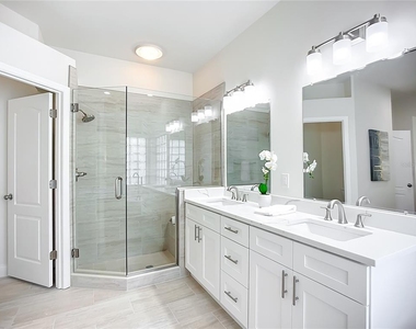 2960 Sandringham Place - Photo Thumbnail 16