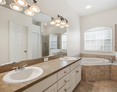 5912 Bramble Bush Court - Photo Thumbnail 12