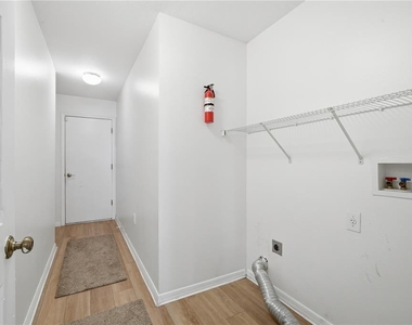 5912 Bramble Bush Court - Photo Thumbnail 20