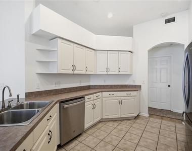 5912 Bramble Bush Court - Photo Thumbnail 8