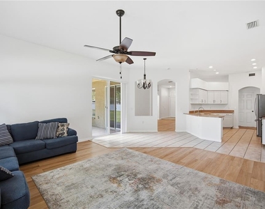 5912 Bramble Bush Court - Photo Thumbnail 7