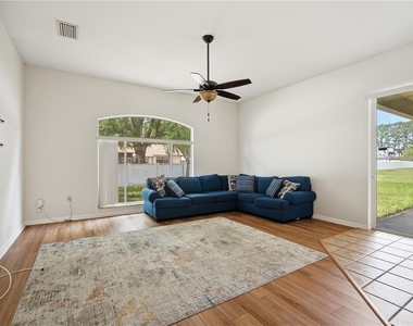 5912 Bramble Bush Court - Photo Thumbnail 6