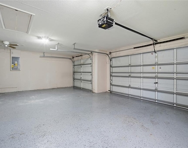 5912 Bramble Bush Court - Photo Thumbnail 21