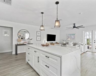3601 W Dale Avenue - Photo Thumbnail 7