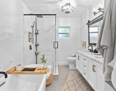 3601 W Dale Avenue - Photo Thumbnail 15