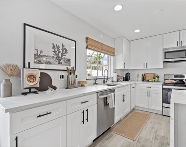 3601 W Dale Avenue - Photo Thumbnail 5