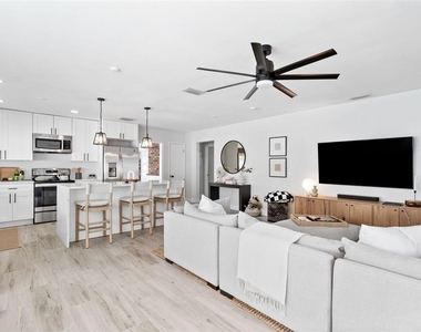 3601 W Dale Avenue - Photo Thumbnail 12