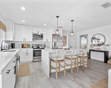 3601 W Dale Avenue - Photo Thumbnail 6