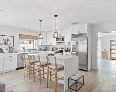 3601 W Dale Avenue - Photo Thumbnail 8