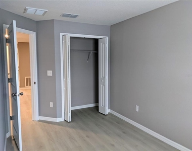 9771 Pembrooke Pines Drive - Photo Thumbnail 6