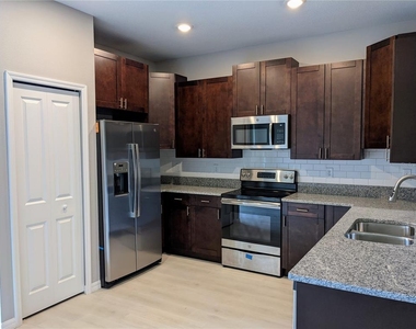 9771 Pembrooke Pines Drive - Photo Thumbnail 3