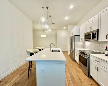 600 3rd Avenue S - Photo Thumbnail 12