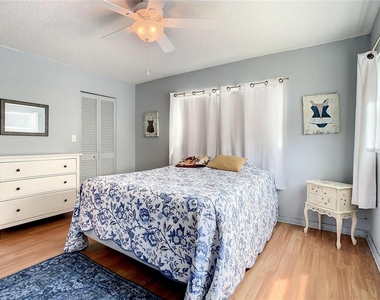 4780 Cove Circle - Photo Thumbnail 12
