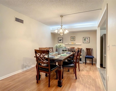 4780 Cove Circle - Photo Thumbnail 7