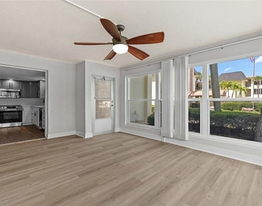 4780 Cove Circle - Photo Thumbnail 3