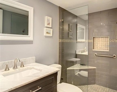 4780 Cove Circle - Photo Thumbnail 8