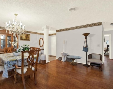 8186 Terrace Garden Drive N - Photo Thumbnail 11