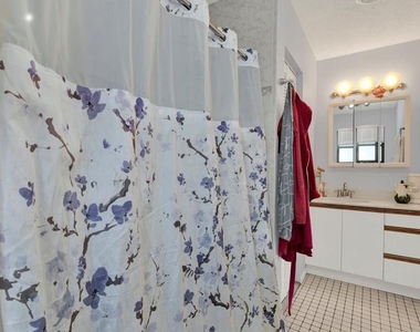 8186 Terrace Garden Drive N - Photo Thumbnail 23