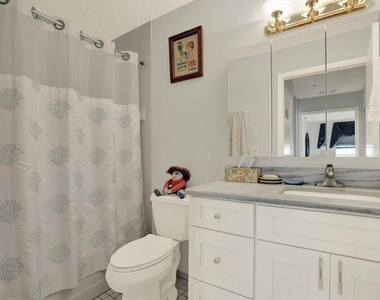 8186 Terrace Garden Drive N - Photo Thumbnail 21