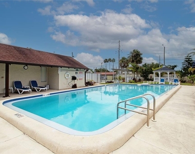 1100 E Bay Drive - Photo Thumbnail 26
