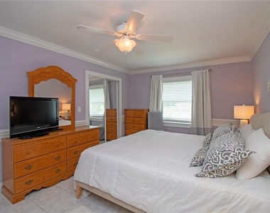 1100 E Bay Drive - Photo Thumbnail 18