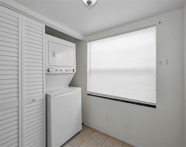 3819 Teeside Drive - Photo Thumbnail 12