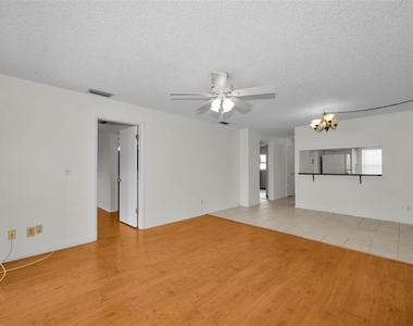 3819 Teeside Drive - Photo Thumbnail 3