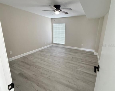3300 Cove Cay Drive - Photo Thumbnail 24
