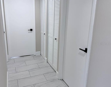3300 Cove Cay Drive - Photo Thumbnail 2