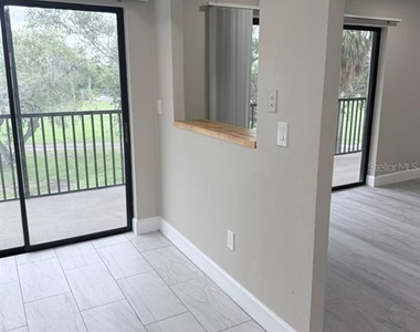 3300 Cove Cay Drive - Photo Thumbnail 16