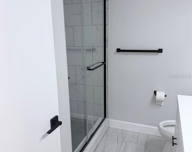 3300 Cove Cay Drive - Photo Thumbnail 5